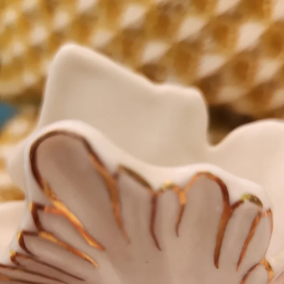 Lee Wollard Pink Cream,Gold  Floral  vase Jewelry, Make-up Brush Holder vintage - Picture 5 of 12